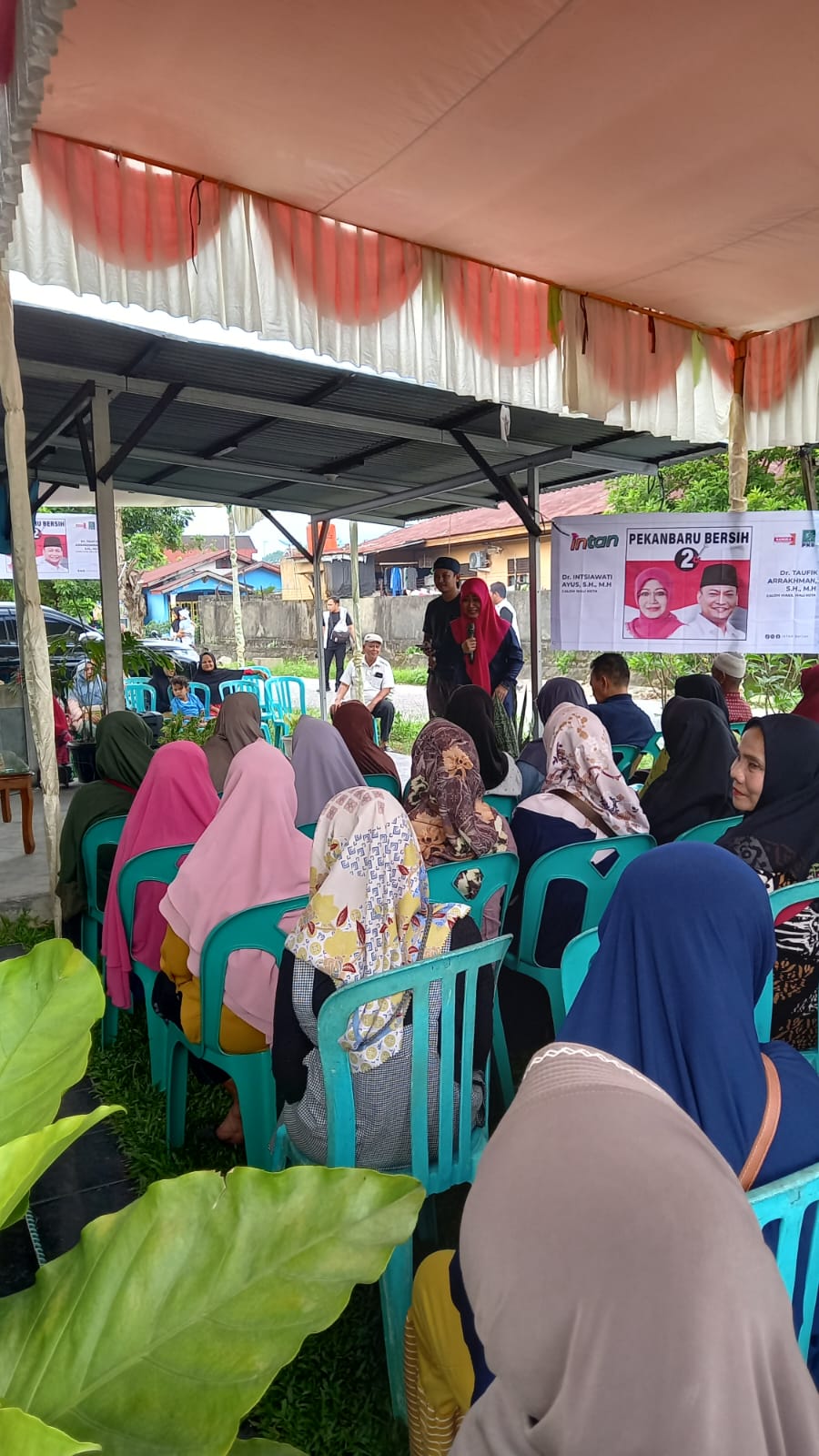 Kehadiran Paslon Walikota Pekanbaru Nomor 2 disambut antusias masyarakat