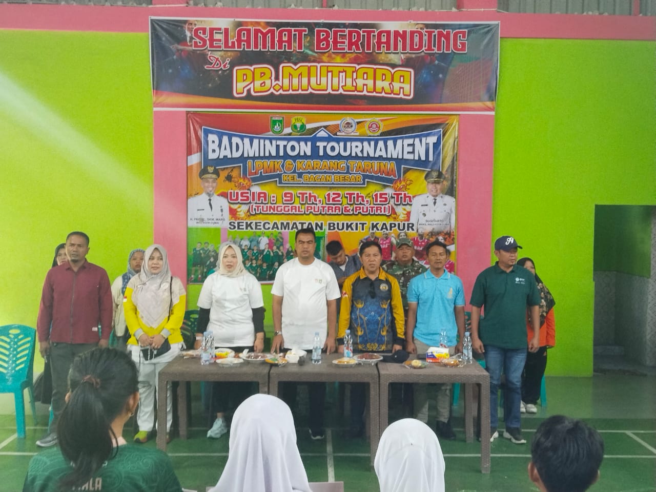 Turnamen Bulu Tangkis LPMK Cup dan Karang Taruna Cup Bagan Besar Resmi Dibuka